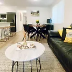 Mermaid Beach 2Br Heated Pool