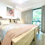 Mermaid Beach 2Br Heated Pool
