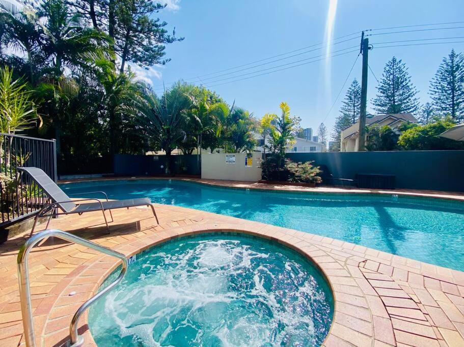 Mermaid 2br Heated Pool Apartment