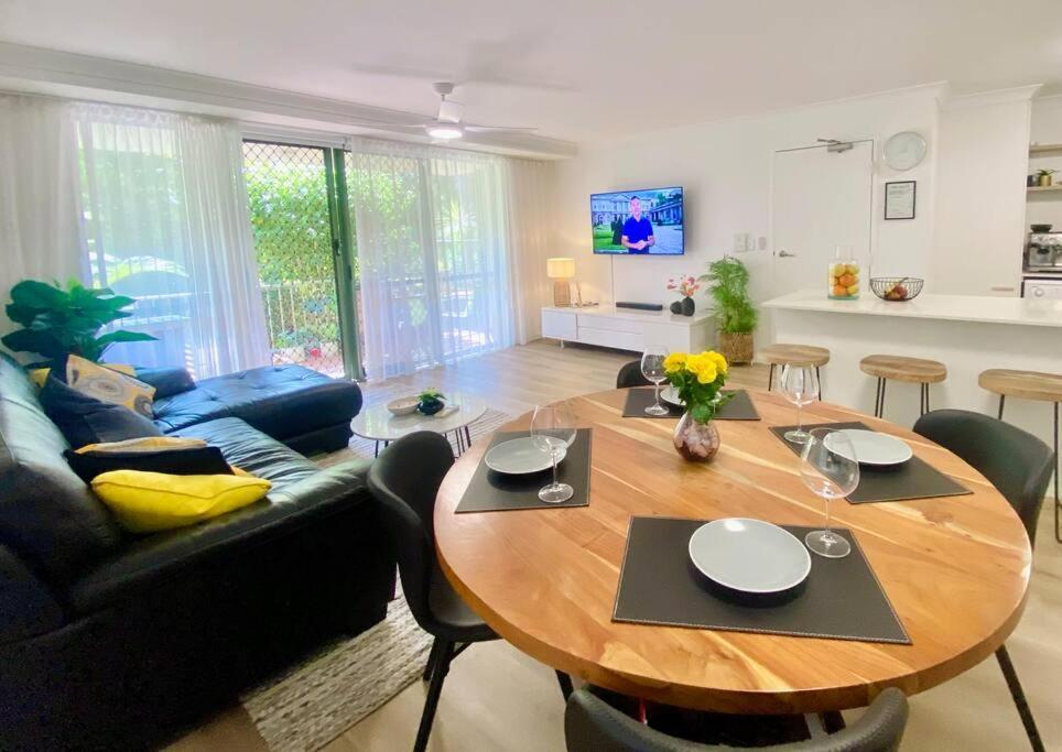 Mermaid 2br Heated Pool Apartment Gold Coast